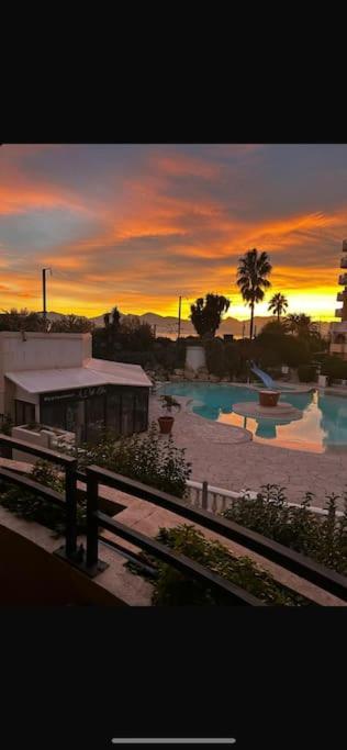Cannes, Piscine - Vue - Terasse *